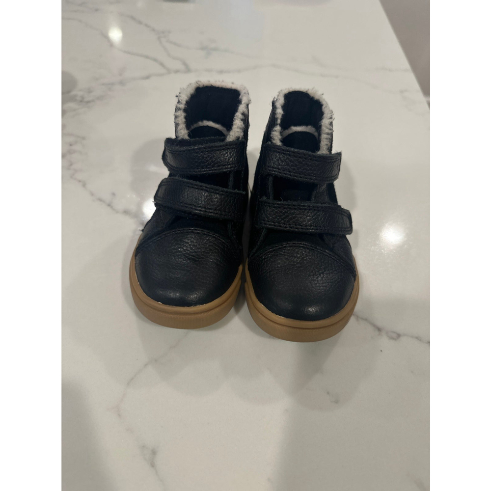 UGG boys shoes